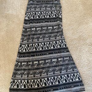 XS Black and White Patterned Maxi Skirt